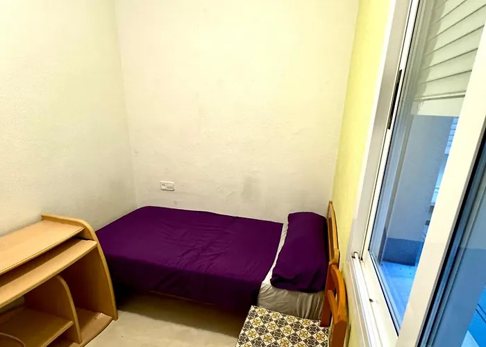 Economic Private Room In Center Of Granada